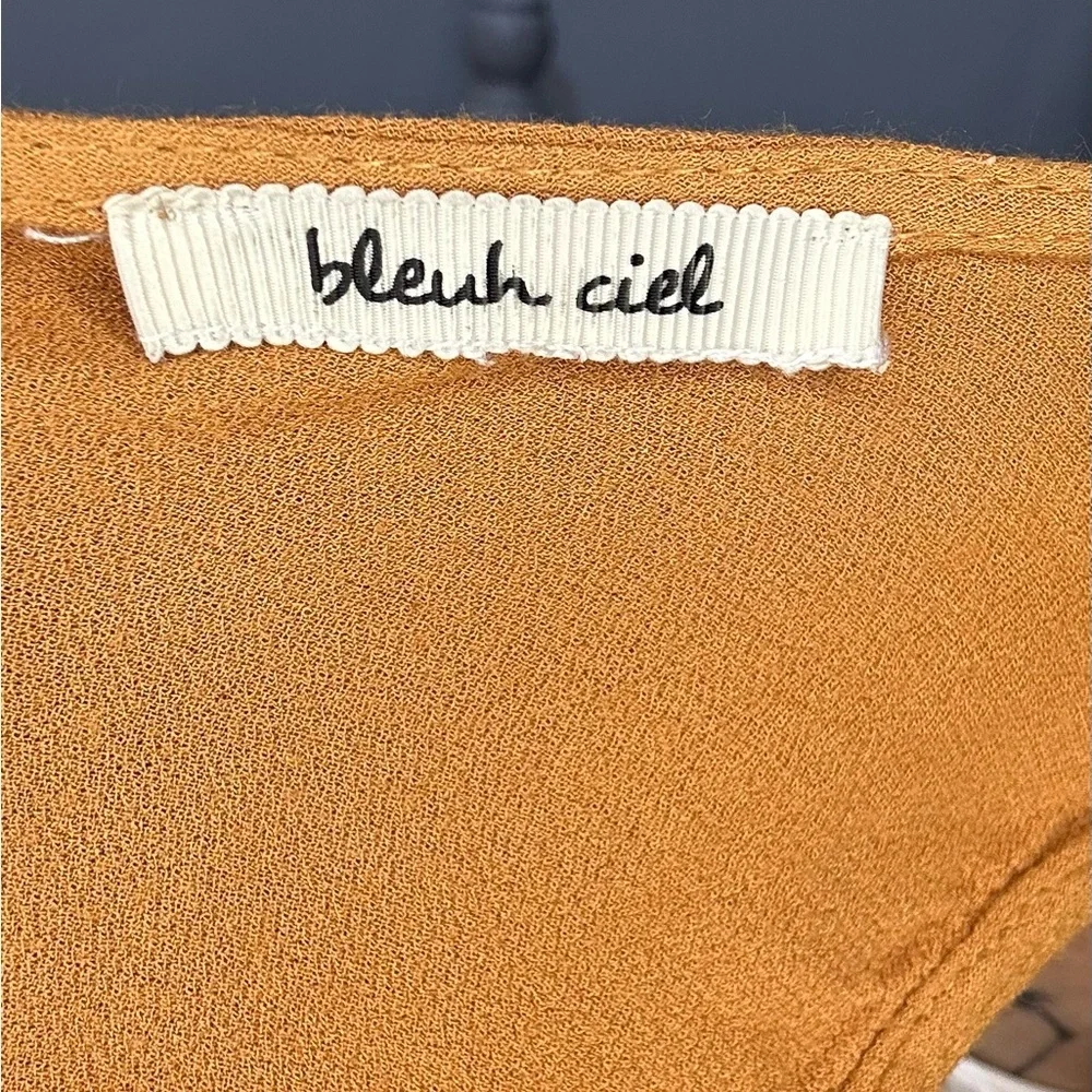 Blouses/flannels/button downs-2 for $20 or 3 for $30 (Mix & Match)
